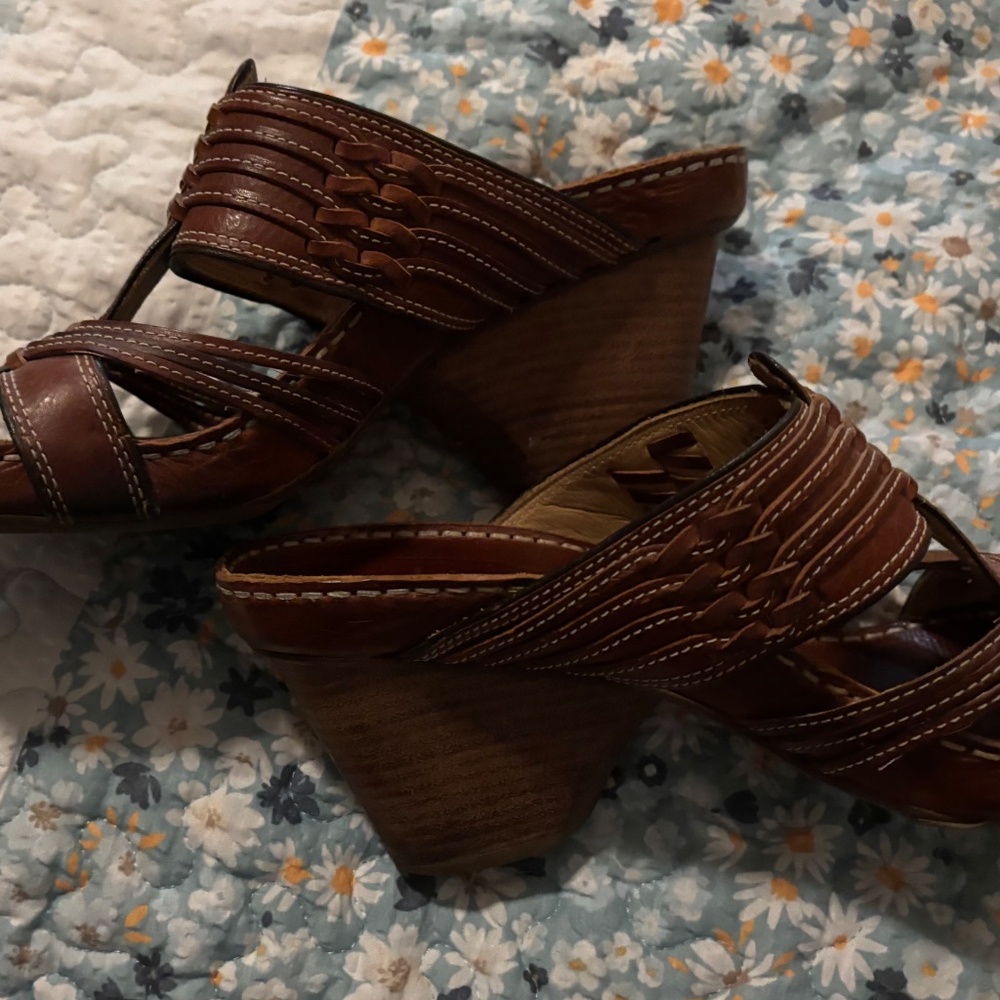 FRYE leather heeled sandals - Picture 2 of 5